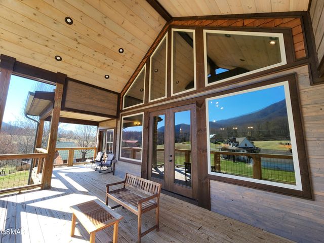 3598 Sugar Tree Dr Drive, Sevierville, TN 37862