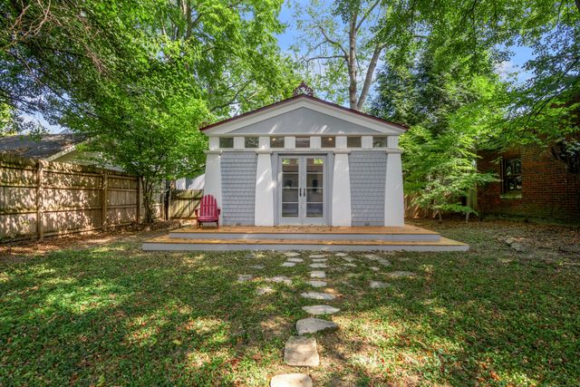 703 Bullock Place, Lexington, KY 40508