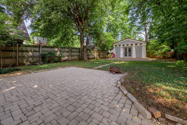 703 Bullock Place, Lexington, KY 40508