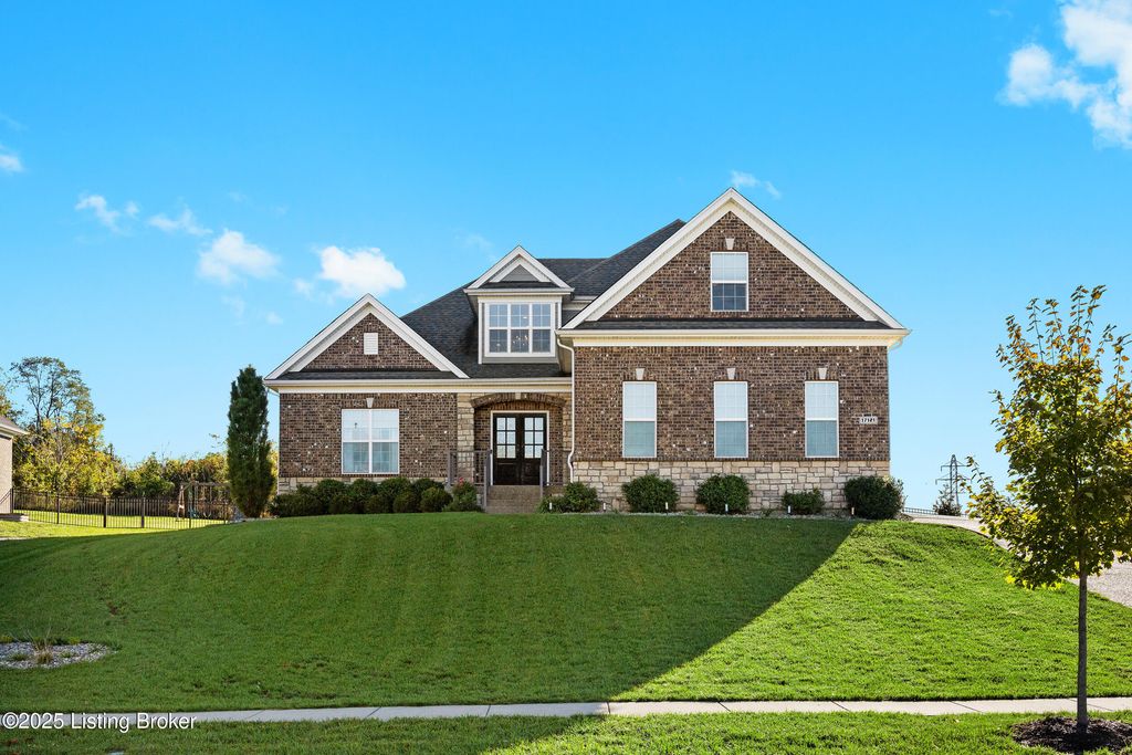17121 Shakes Creek Dr, Louisville, KY 40023
