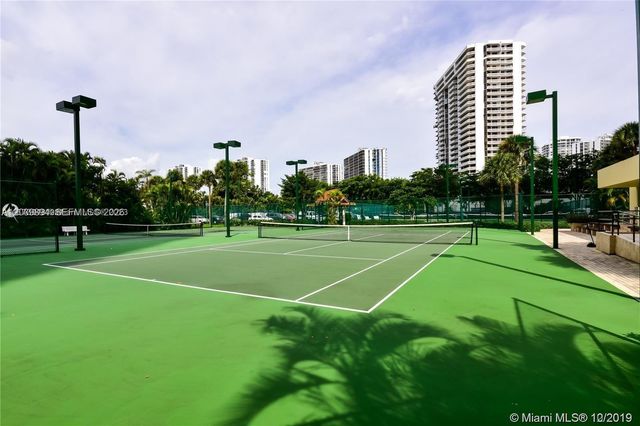 20191 E Country Club Dr TS8, Aventura, FL 33180