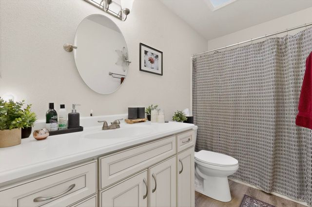 4640 Aqua Marine Drive NE, Rio Rancho, NM 87124