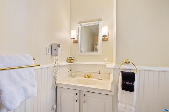 2280 GARTH RD, Charlottesville, VA 22901