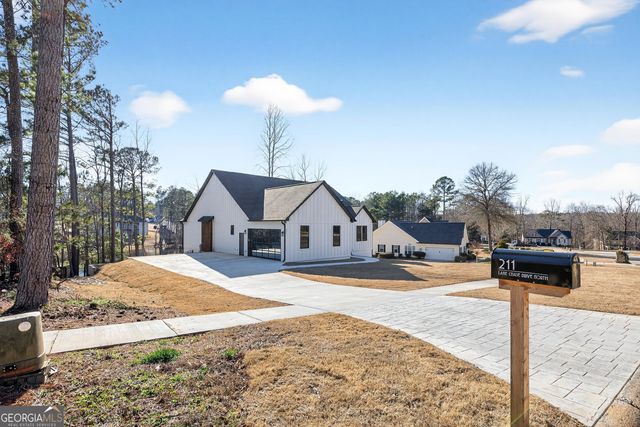 211 Lake Chase Dr N, Griffin, GA 30224