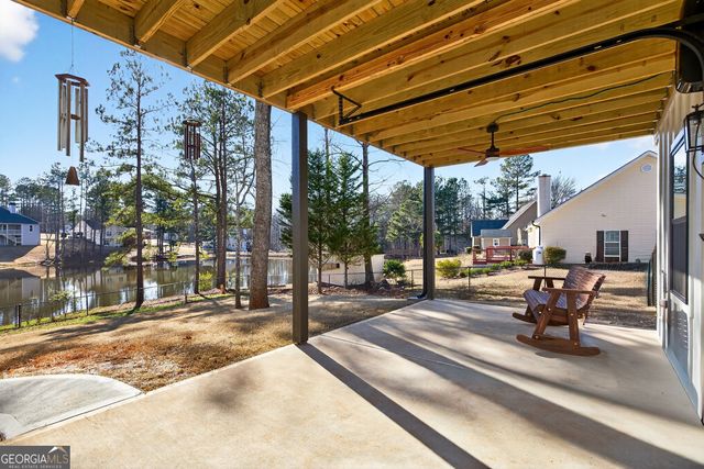 211 Lake Chase Dr N, Griffin, GA 30224