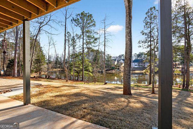 211 Lake Chase Dr N, Griffin, GA 30224