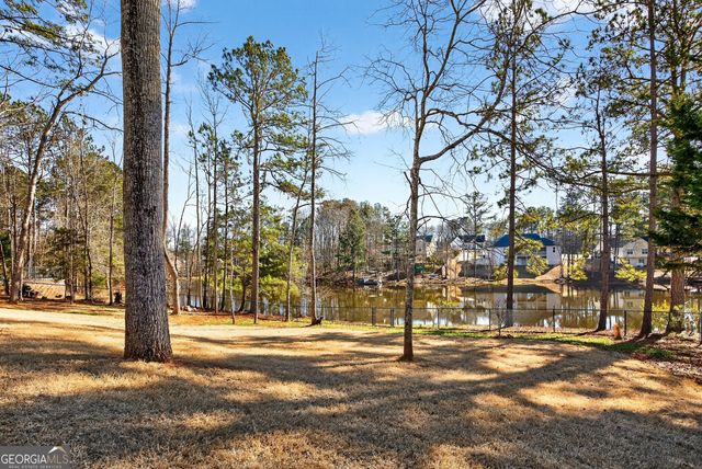 211 Lake Chase Dr N, Griffin, GA 30224