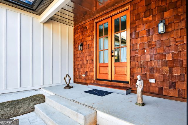 211 Lake Chase Dr N, Griffin, GA 30224