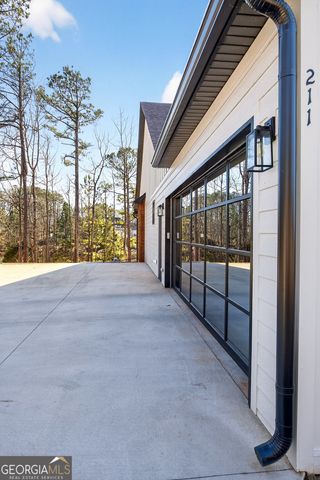 211 Lake Chase Dr N, Griffin, GA 30224