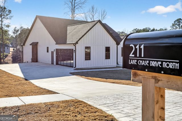211 Lake Chase Dr N, Griffin, GA 30224