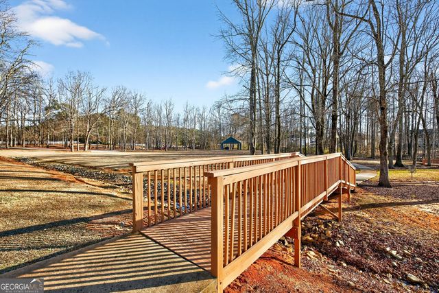 211 Lake Chase Dr N, Griffin, GA 30224