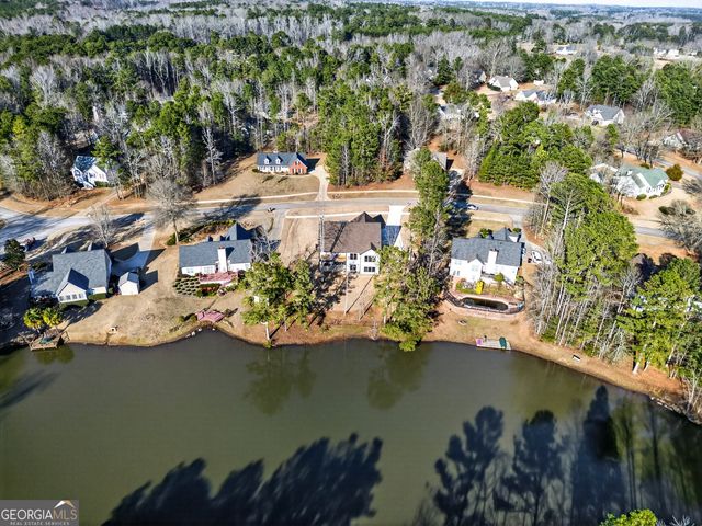 211 Lake Chase Dr N, Griffin, GA 30224