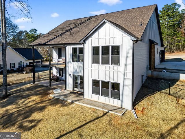 211 Lake Chase Dr N, Griffin, GA 30224