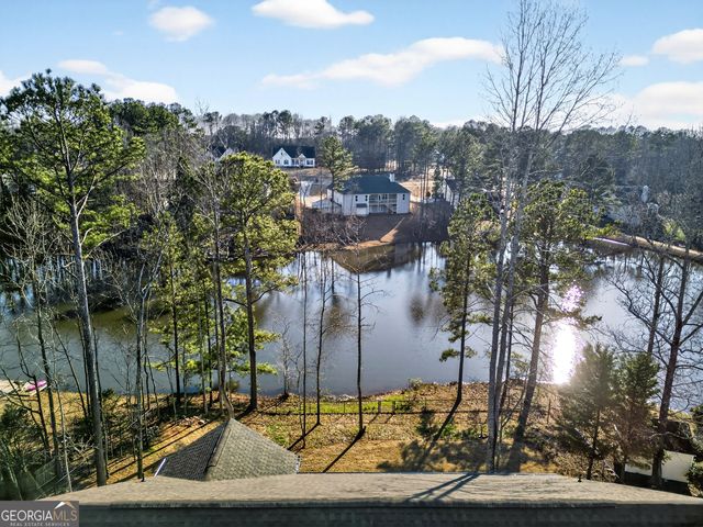 211 Lake Chase Dr N, Griffin, GA 30224