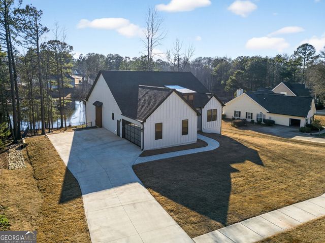211 Lake Chase Dr N, Griffin, GA 30224