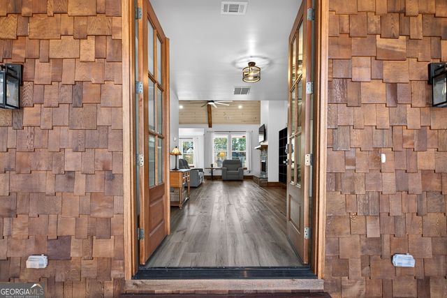 211 Lake Chase Dr N, Griffin, GA 30224