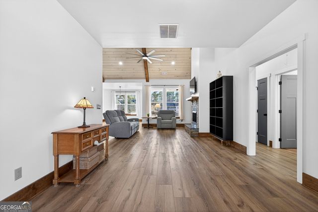 211 Lake Chase Dr N, Griffin, GA 30224