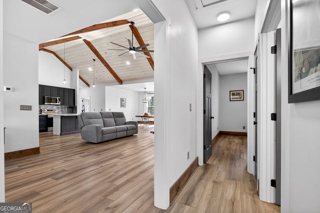 211 Lake Chase Dr N, Griffin, GA 30224