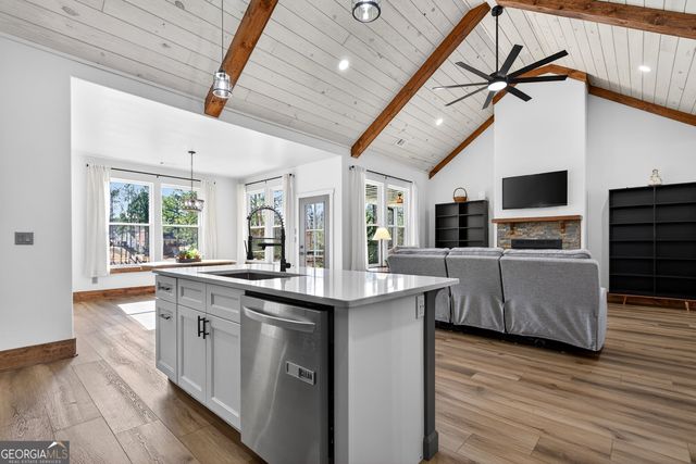 211 Lake Chase Dr N, Griffin, GA 30224