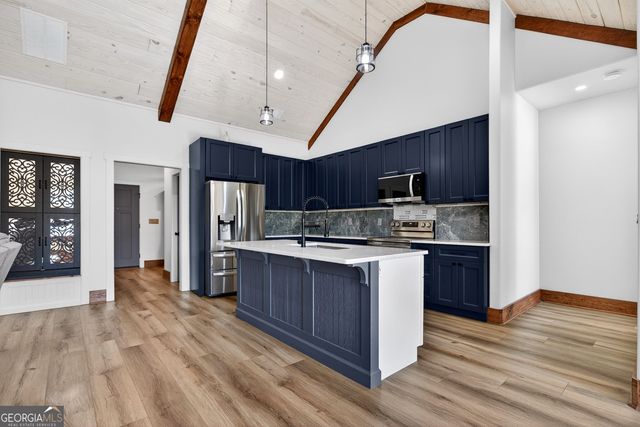 211 Lake Chase Dr N, Griffin, GA 30224