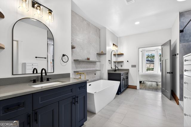 211 Lake Chase Dr N, Griffin, GA 30224