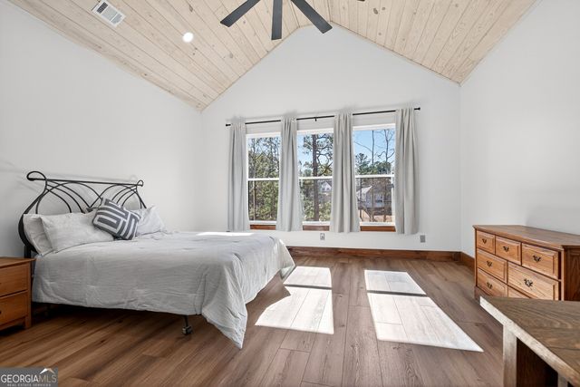 211 Lake Chase Dr N, Griffin, GA 30224