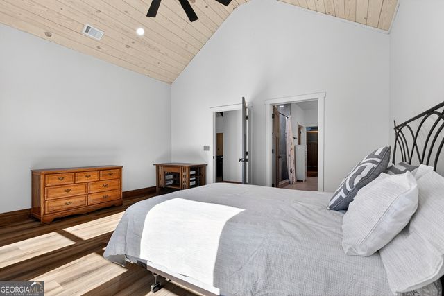 211 Lake Chase Dr N, Griffin, GA 30224