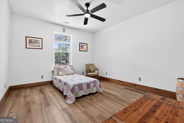 211 Lake Chase Dr N, Griffin, GA 30224