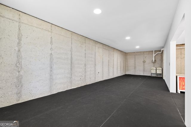 211 Lake Chase Dr N, Griffin, GA 30224