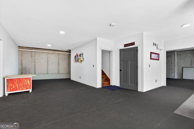 211 Lake Chase Dr N, Griffin, GA 30224