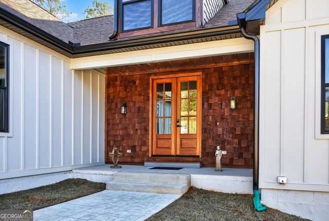 211 Lake Chase Dr N, Griffin, GA 30224