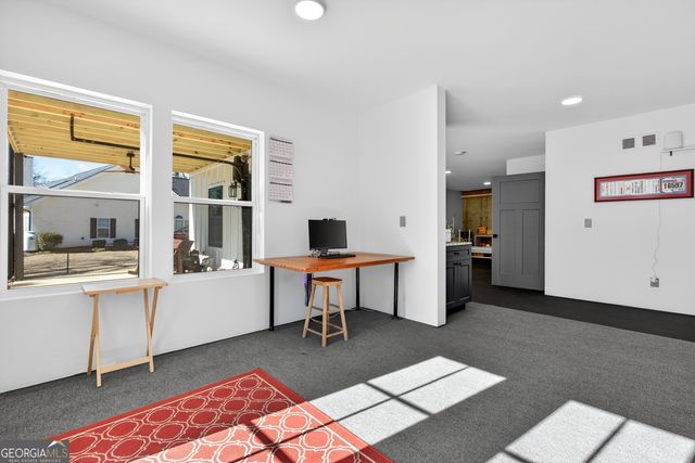 211 Lake Chase Dr N, Griffin, GA 30224