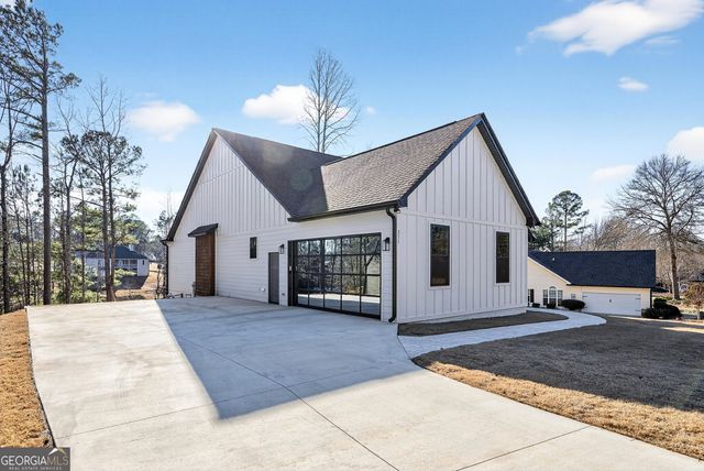 211 Lake Chase Dr N, Griffin, GA 30224