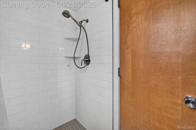 12867 Via Catherina Drive, Grand Blanc, MI 48439