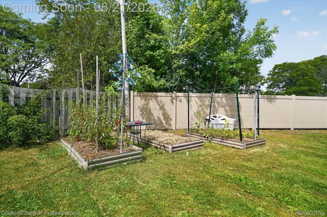 12867 Via Catherina Drive, Grand Blanc, MI 48439