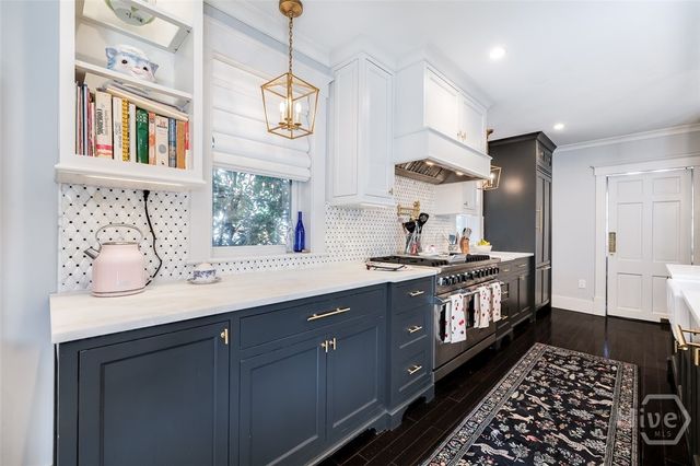 37 E 50Th Street, Savannah, GA 31405