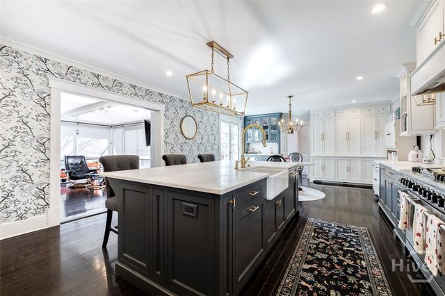 37 E 50Th Street, Savannah, GA 31405