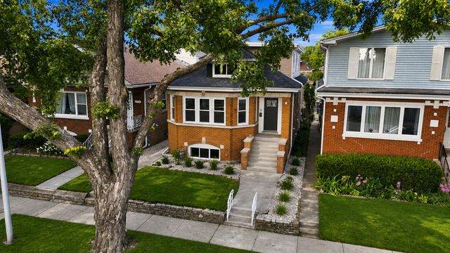 2711 N 77th Avenue, Elmwood Park, IL 60707