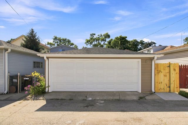 2711 N 77th Avenue, Elmwood Park, IL 60707