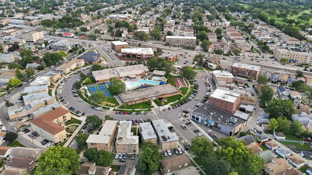 2711 N 77th Avenue, Elmwood Park, IL 60707