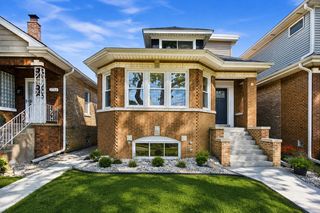 2711 N 77th Avenue, Elmwood Park, IL 60707