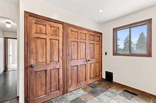 2211 N HOUK Rd, Spokane Valley, WA 99216