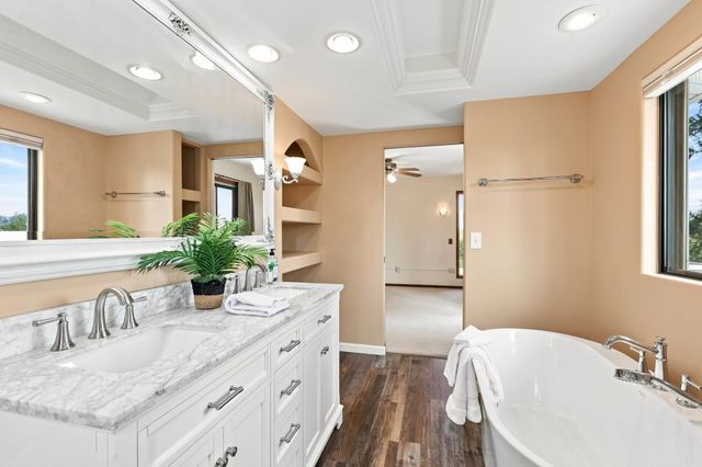 2211 N HOUK Rd, Spokane Valley, WA 99216