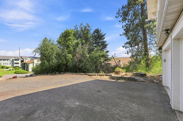 2211 N HOUK Rd, Spokane Valley, WA 99216