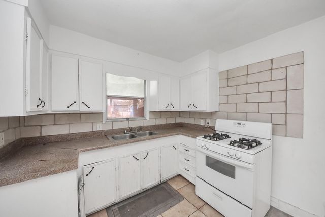 3329 Stassen Street, Houston, TX 77051