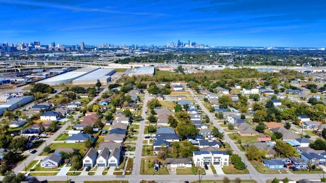 3329 Stassen Street, Houston, TX 77051