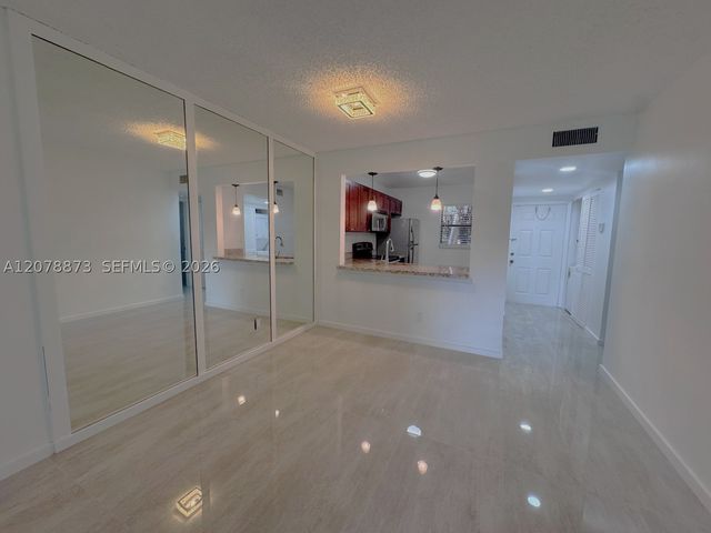 10325 NW 11th St 101, Pembroke Pines, FL 33026