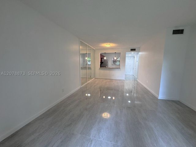 10325 NW 11th St 101, Pembroke Pines, FL 33026