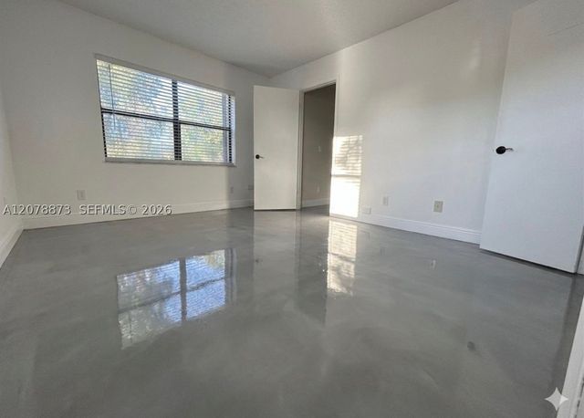 10325 NW 11th St 101, Pembroke Pines, FL 33026