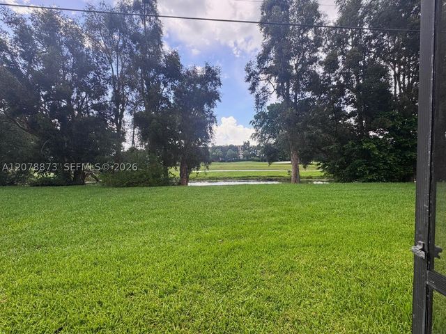 10325 NW 11th St 101, Pembroke Pines, FL 33026